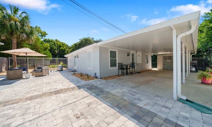 Bid-a-wee Beach House | Hideaway Cottage: Dog Friendly, Block to Private Beach Access & More