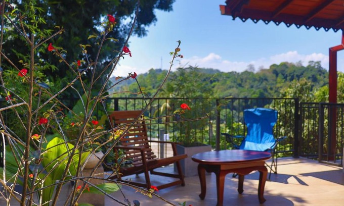 Harispattuwa House | Hideaway Homestay kandy