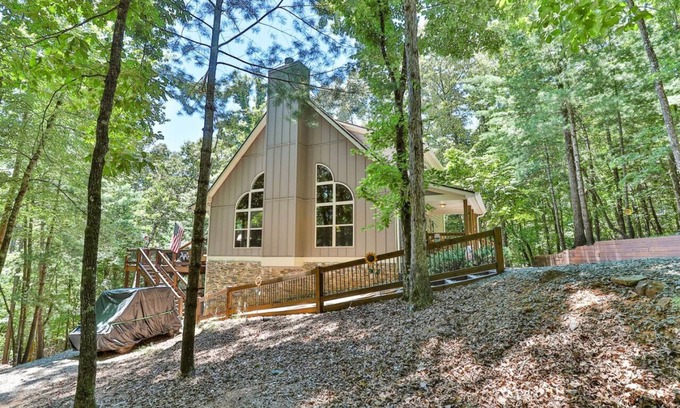 Ellijay Cabin | Hideaway in the Woods - Overton Lodge