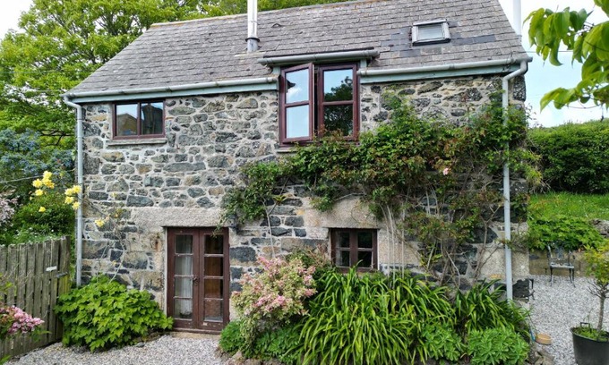Helston House | Higher Lampra