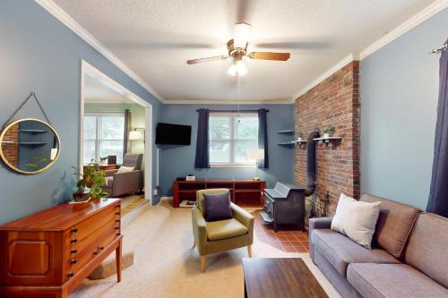 Mills River House | Highlander's Retreat