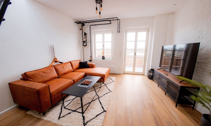 Muehldorf am Inn Apartment | Highlight am Stadtplatz - Come4stay Innblick - 2 Zimmer Wohnung I bis zu 4 Gäste