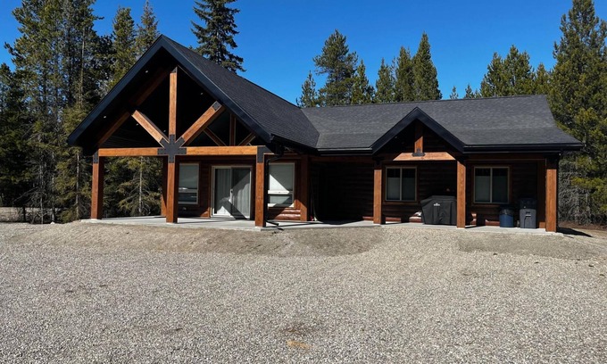 Canadian Rocky Mountain Parks House | Highmark Cabin Rental