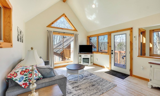 Westbrookville House | Hike & Fish: Outdoor Retreat Near Trails