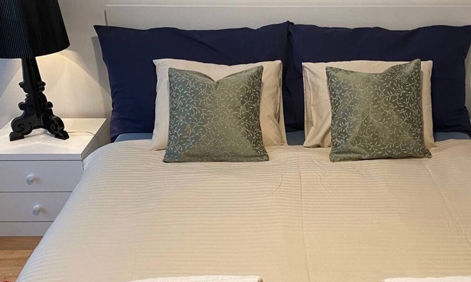 District 4 Apartment | Hilda: Quiet apartment downtown