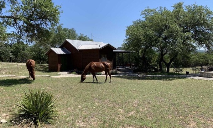 Pipe Creek House | Hill Country Hideout