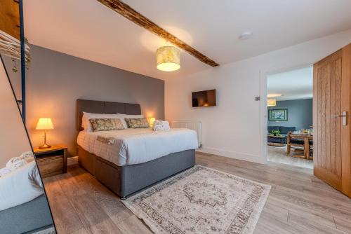 Broseley Apartment | Hillary's Hideaway