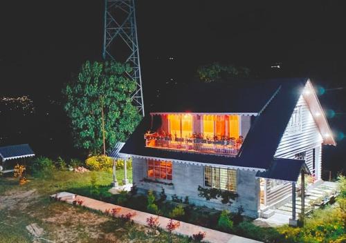 Darjeeling House | Hillcrest Farmhouse - A Rural Haven in Darjeeling