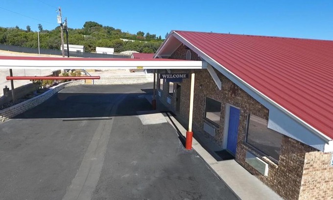 Ozona Hotel | Hillcrest Inn & Suites Ozona