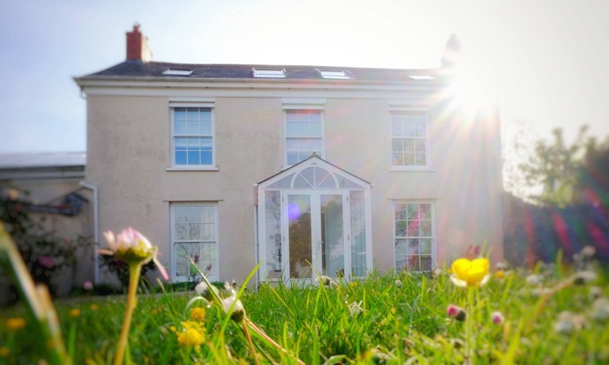 Braunton House | HILLS COURT. AVAILABLE WITH OPTIONAL HOT TUB (£300/wk)