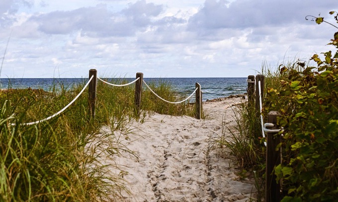 Hillsboro Beach Hotel | Hillsboro Beach Resort by Kasa