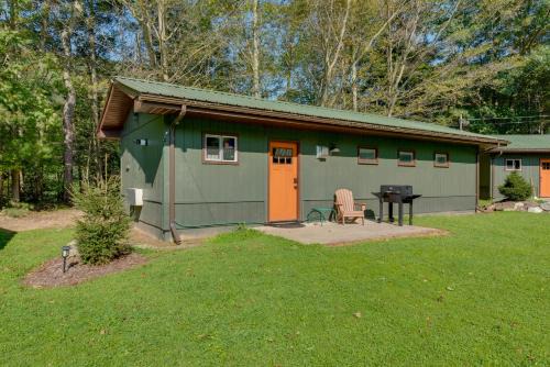 Hillsgrove House | Hillsgrove Creekside Cabin Close to Hiking