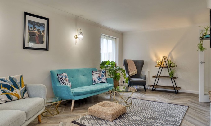 Mangotsfield Cottage | Hillside - a cottage that sleeps 4 guests in 2 bedrooms