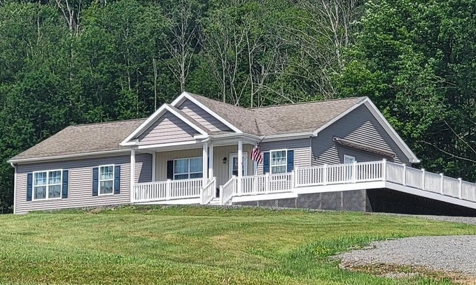 Rome House | Hillside Relaxation in Endless Mountains. Minutes from Tioga Downs. Sleeps 8