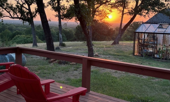 Caldwell Cottage | Hilltop Cottage Sunset Views @ The Farm on a Hill