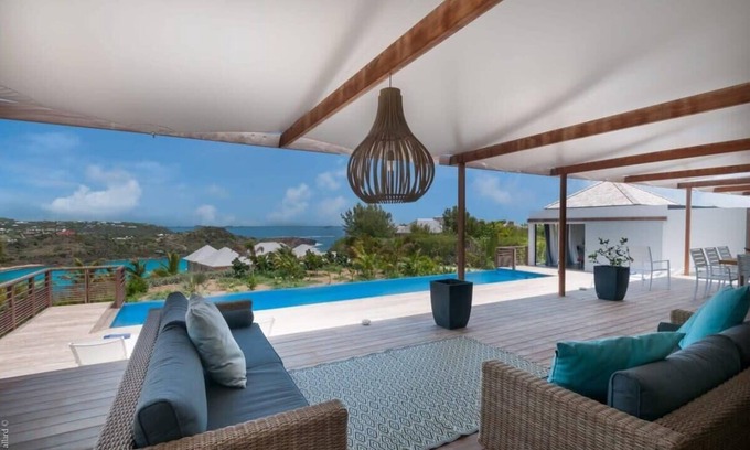 Lurin Villa | Hilltop Deluxe Villa in Petit Cul De Sac