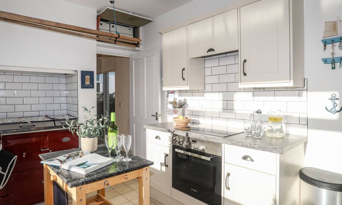 Garn Fadryn Cottage | Hilltop
