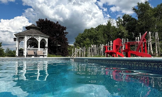 Durham Region House | Hilltop Retreat with Panoramic Views – Close to Ski Resorts & Golf