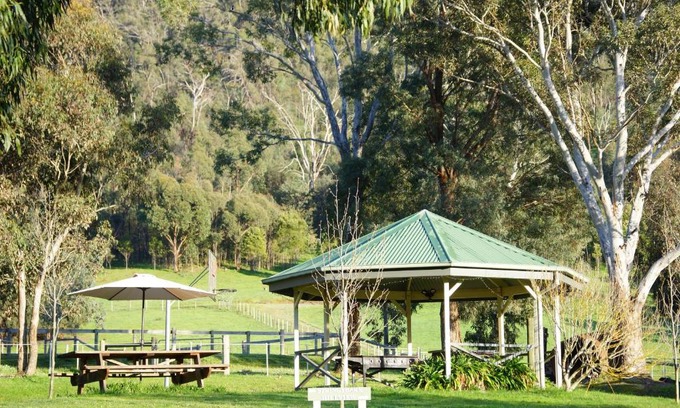 Strath Creek House | Hillview & Stringybark, Halls on Falls Homestead