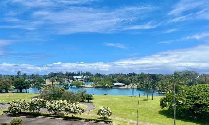 Hilo Condo | Hilo Lagoon Retreat – 2BR w/View, A/C, Pool