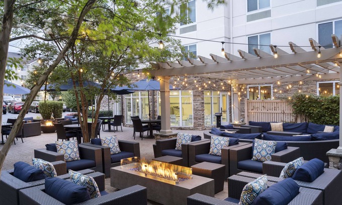 Plainview Hotel | Hilton Garden Inn Melville
