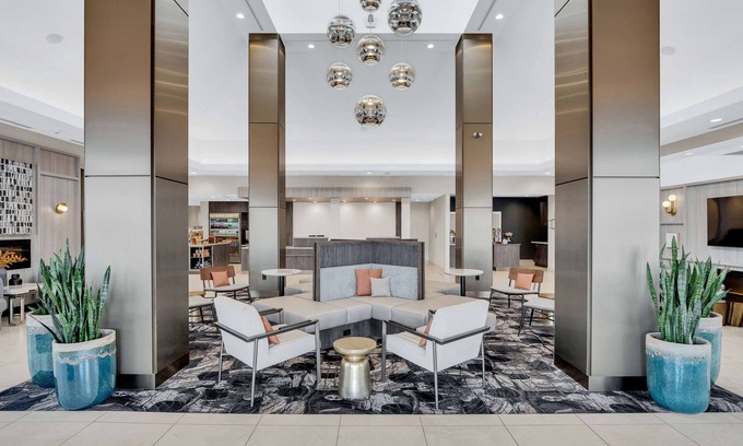 Brampton Hotel | Hilton Garden Inn Toronto/Brampton