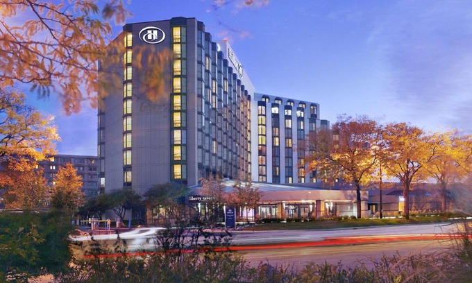 Rosemont Hotel | Hilton Rosemont Chicago O'Hare