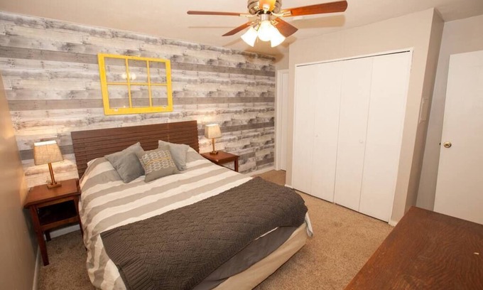 Pittsburgh Apartment | Hip & Cozy to Explore the City or Catch a Game!