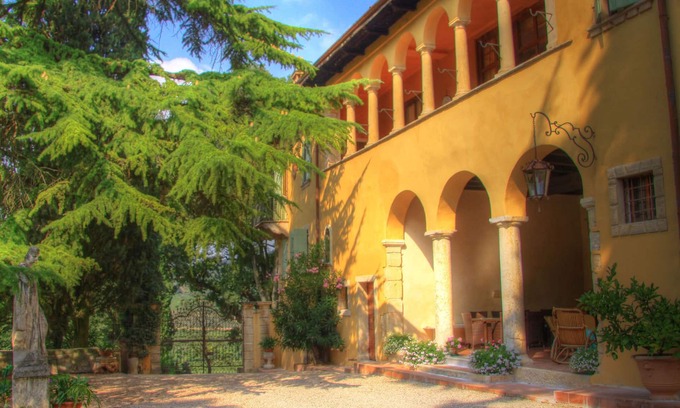 San Martino Buon Albergo Villa | Historic Villa/Classic Food & Wine retreat with Swimming Pool Wifi a/c parking