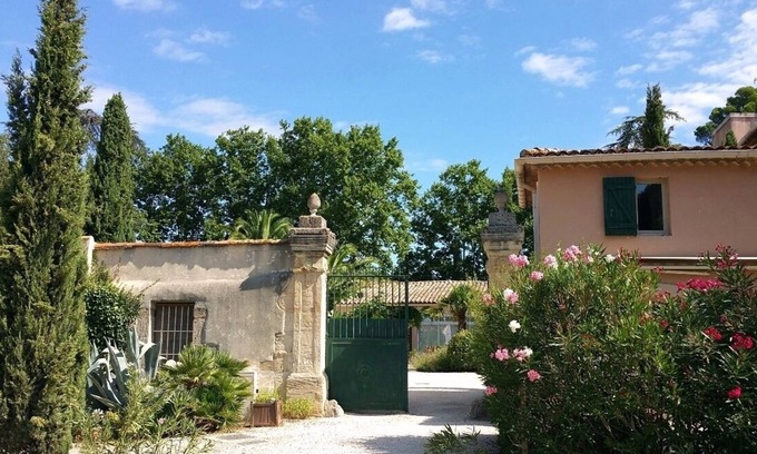 Alignan-du-Vent Apartment | Historic ambience in an ideal location between the beaches and the Cévennes