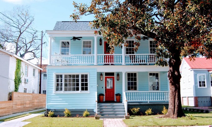 Westside House | Historic Charleston Blue House in downtown Charleston