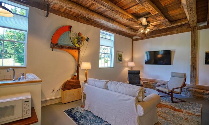 Kemblesville Apartment | Historic charm, all new amenities at Swallow's Rest: West