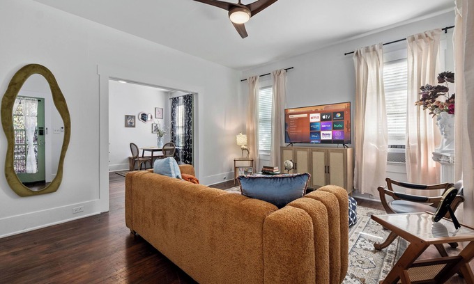 Alta Vista Apartment | Historic Charm Apt Near Pearl, Downtown & Brackenridge