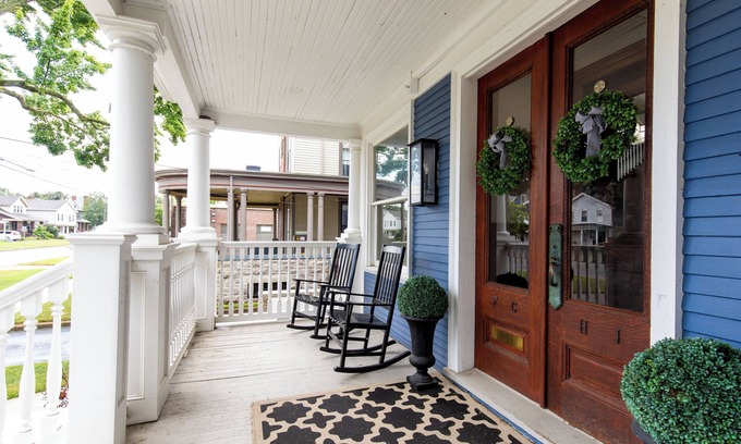 Sandusky Condo | Historic Downtown Luxury - Walk to Waterfront