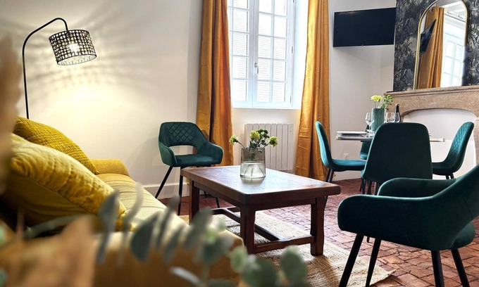 Moulins Apartment | Historic Duplex Apartment in the Heart of Moulins - Modern Comfort and Character