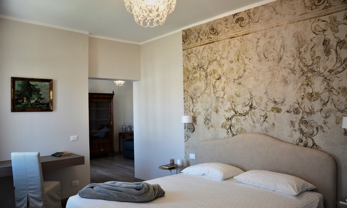 Mira House | historic dwelling