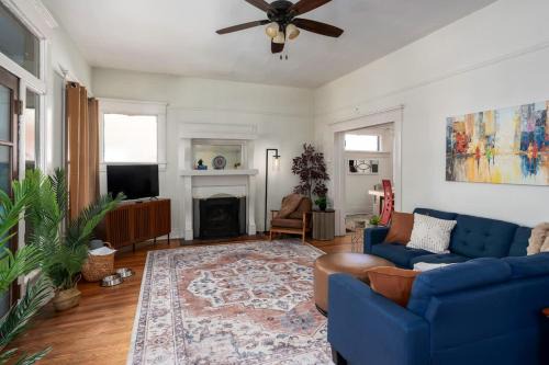 Five Points South House | Historic Family 4BR home Firepit Grill & Downtown Access