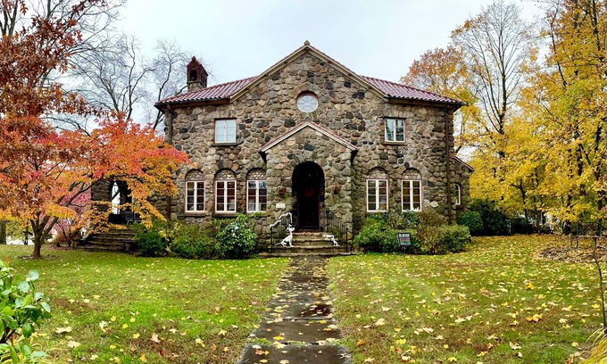 Pleasantville Other | Historic former Speakeasy 4 Bdrm, walk to train and town: Pleasantville
