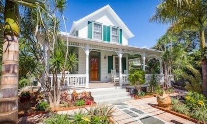 Meadows House | Historic House, Gorgeous Porch, Great Location, See 5 Star Reviews
