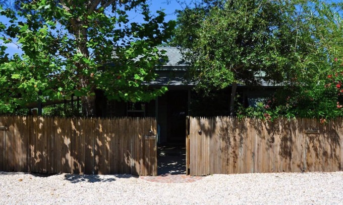 Plymouth House | Historic house located 10 min to 50 wineries, parks, shopping and Zagat dining.