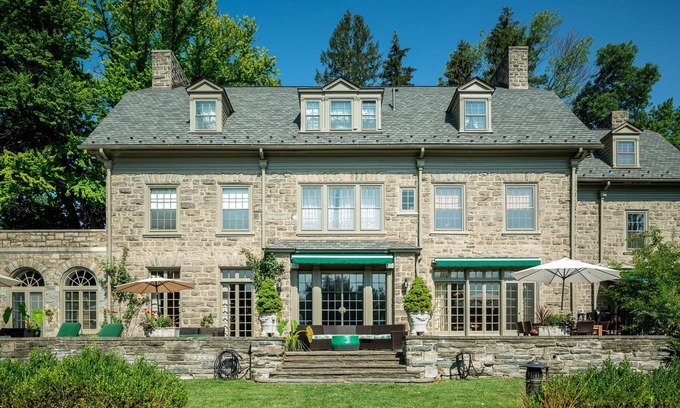 Gulph Mills House | Historic Mainline 8 bdrm, 3 story Mansion, pool, basketball, badminton and more