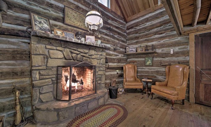 Bryson City House | Historic Mountain Cabin Grill and Hiking Trail!