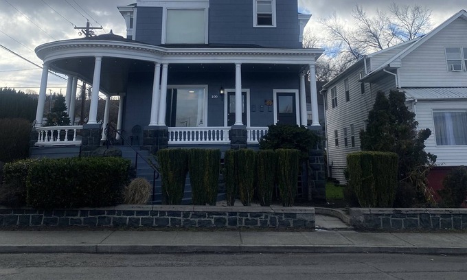 The Dalles House | Historic Queen Anne The Carlisle house