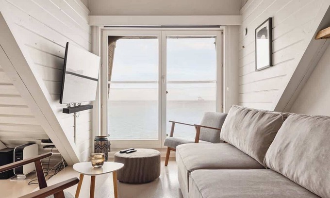 Bergenhus Apartment | Historical Seaside Apt I 500m To Bryggen - Value!