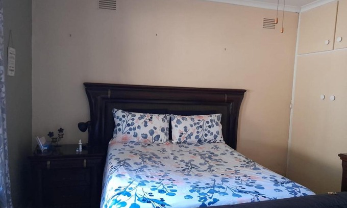 Pennington Apartment | Hlelo's Guest house
