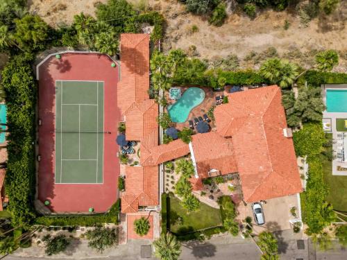 The Mesa House | HMPS016 - Casa Grande Tennis Estate -8 - Meredith Lodging