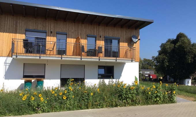 Dillingen an der Donau Apartment | Hochwertig und modern möbliertes 55qm großes Feriendomizil mit Balkon