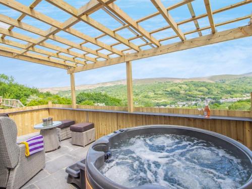 Ammanford House | Hoglet Cottage