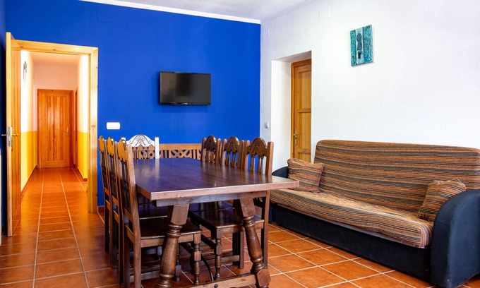La Rinconada de la Sierra House | Holiday Home 'El Parral' with Mountain View, Shared Terrace and Wi-Fi