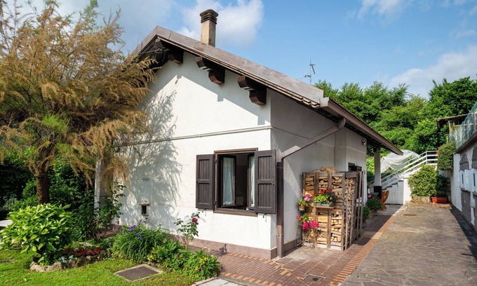 Altopiano della Vigolana House | Holiday Home 'Fruet' with Mountain View, Private Garden and Wi-Fi